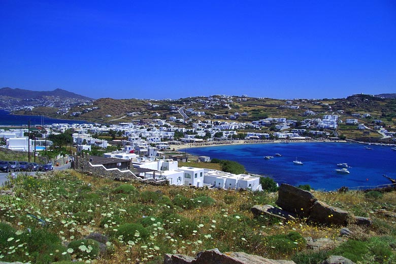 Ornos Bay, Mykonos © Charlie Dave - Flickr Creative Commons Ornos Bay, Mykonos © Charlie Dave - Flickr Creative Commons
