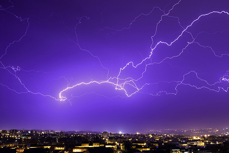 Lightning in the skies over Orlando on a summer's evening © Oleh91 - Fotolia.com Lightning in the skies over Orlando on a summer's evening © Oleh91 - Fotolia.com