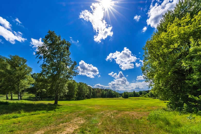 Sunny Weather - Sunshine Hours: Where & When Is It Sunniest?