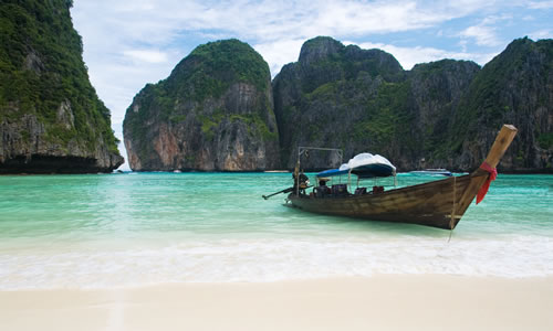 Fishing boat on Thailand beach © Martin Valigursky Fishing boat on Thailand beach © Martin Valigursky